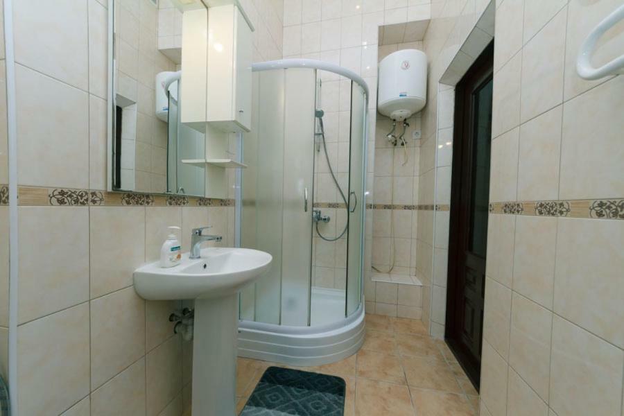 Apartment On Saksahanskoho Street Kiev Exterior foto